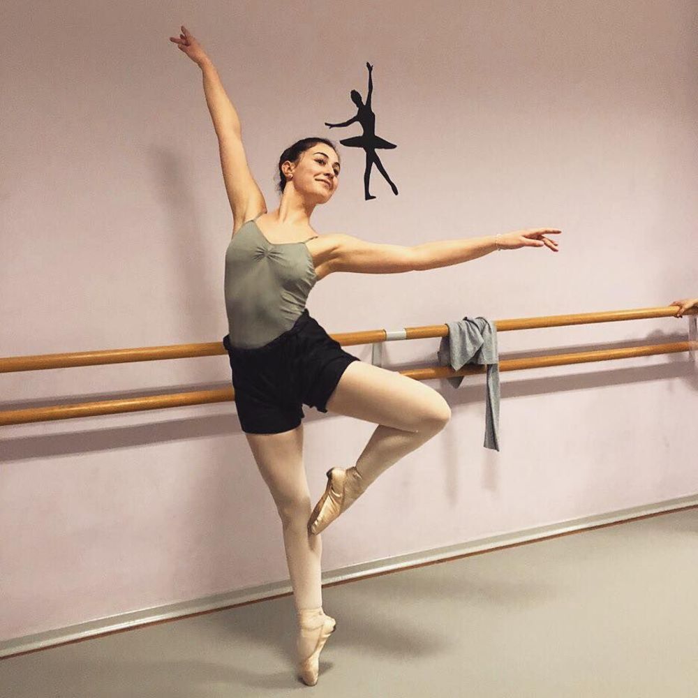 Meet your Posher, Elena sofia